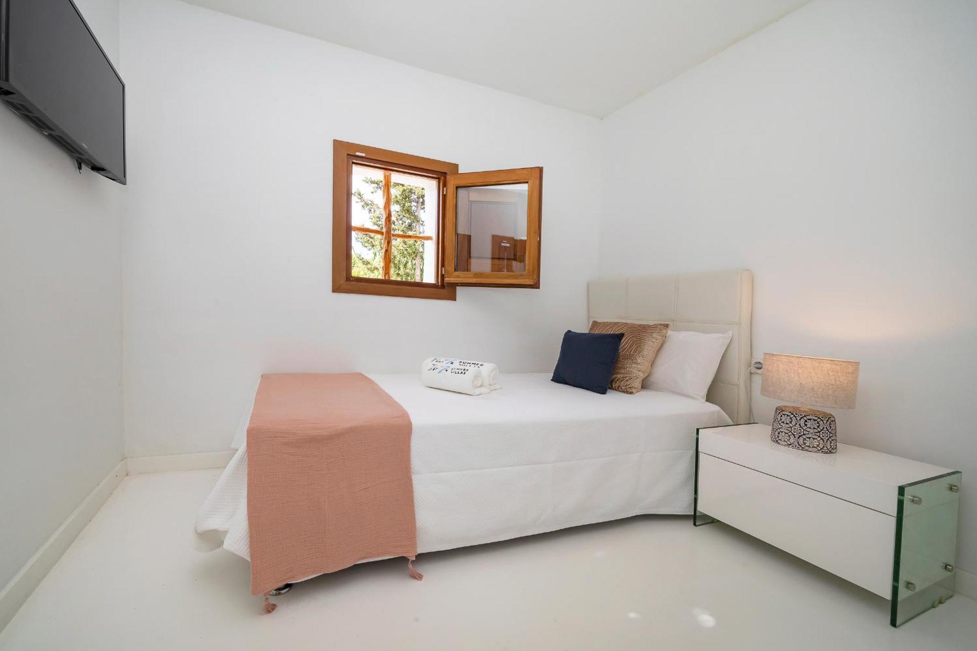 Villa Near Ibiza Town Sleeps 11 To 13 Guests Can Furnet Exterior foto