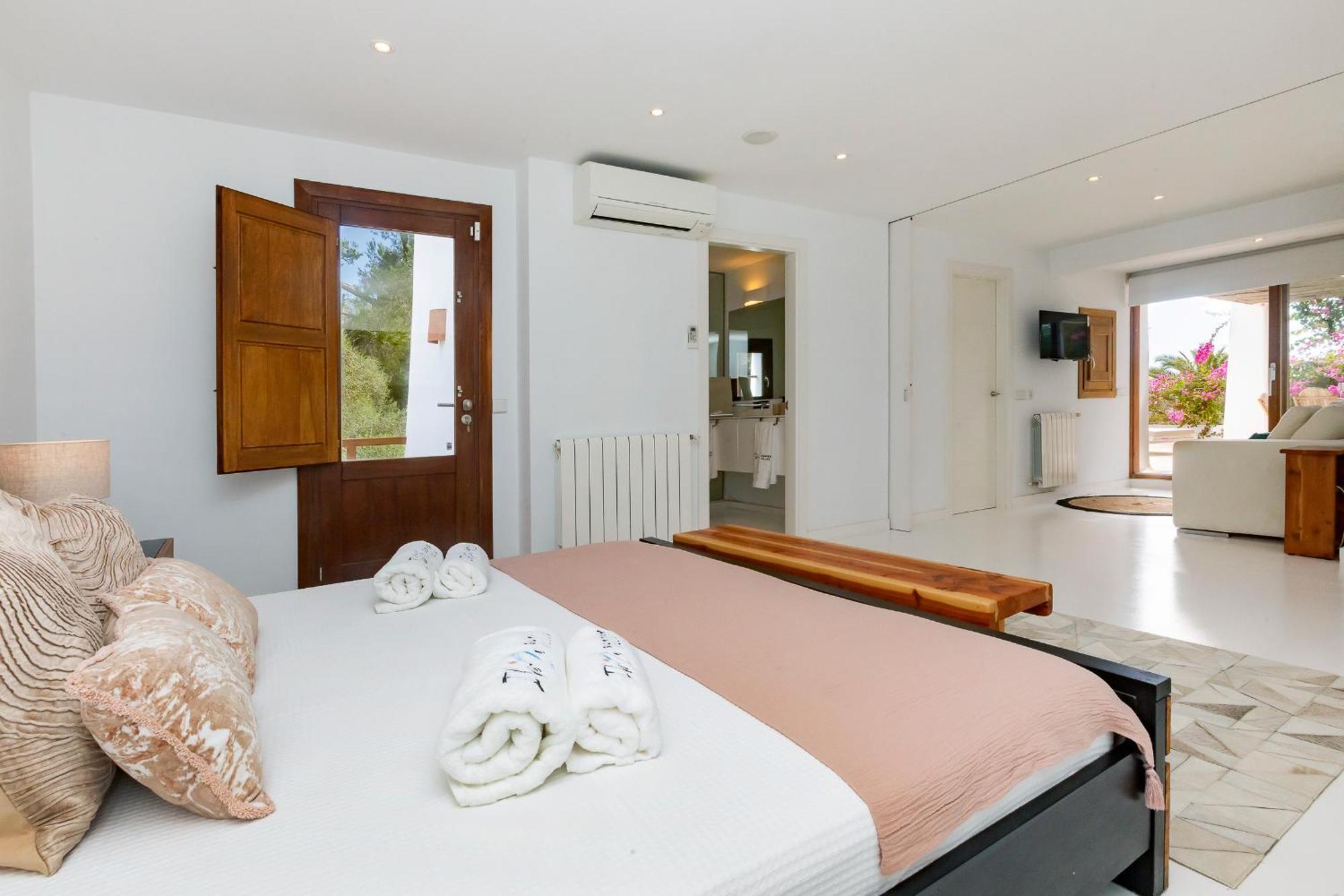 Villa Near Ibiza Town Sleeps 11 To 13 Guests Can Furnet Exterior foto
